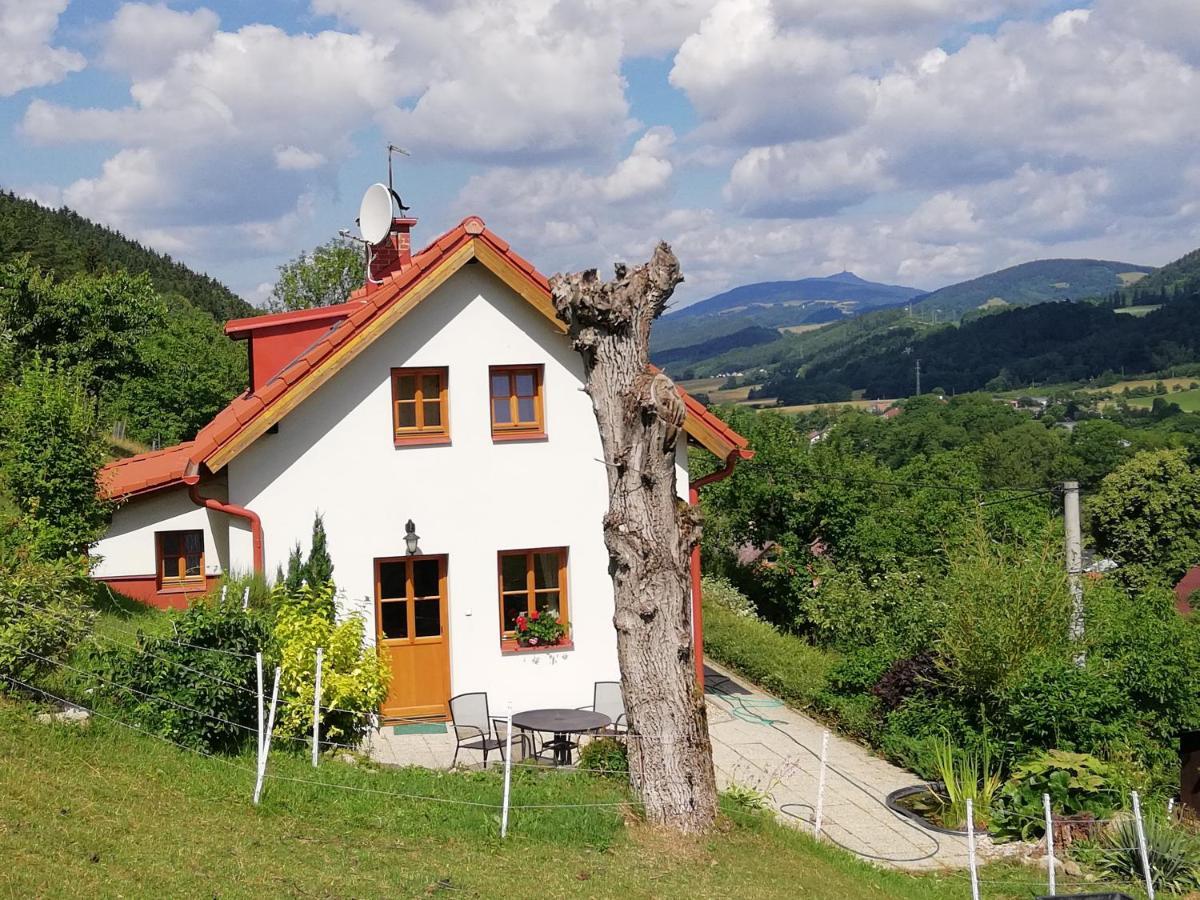 Willa Charming House With Beautiful Landscape Frýdštejn Zewnętrze zdjęcie